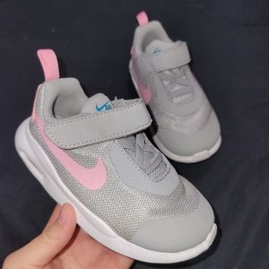 8c Nike Air running grey and pink shoes